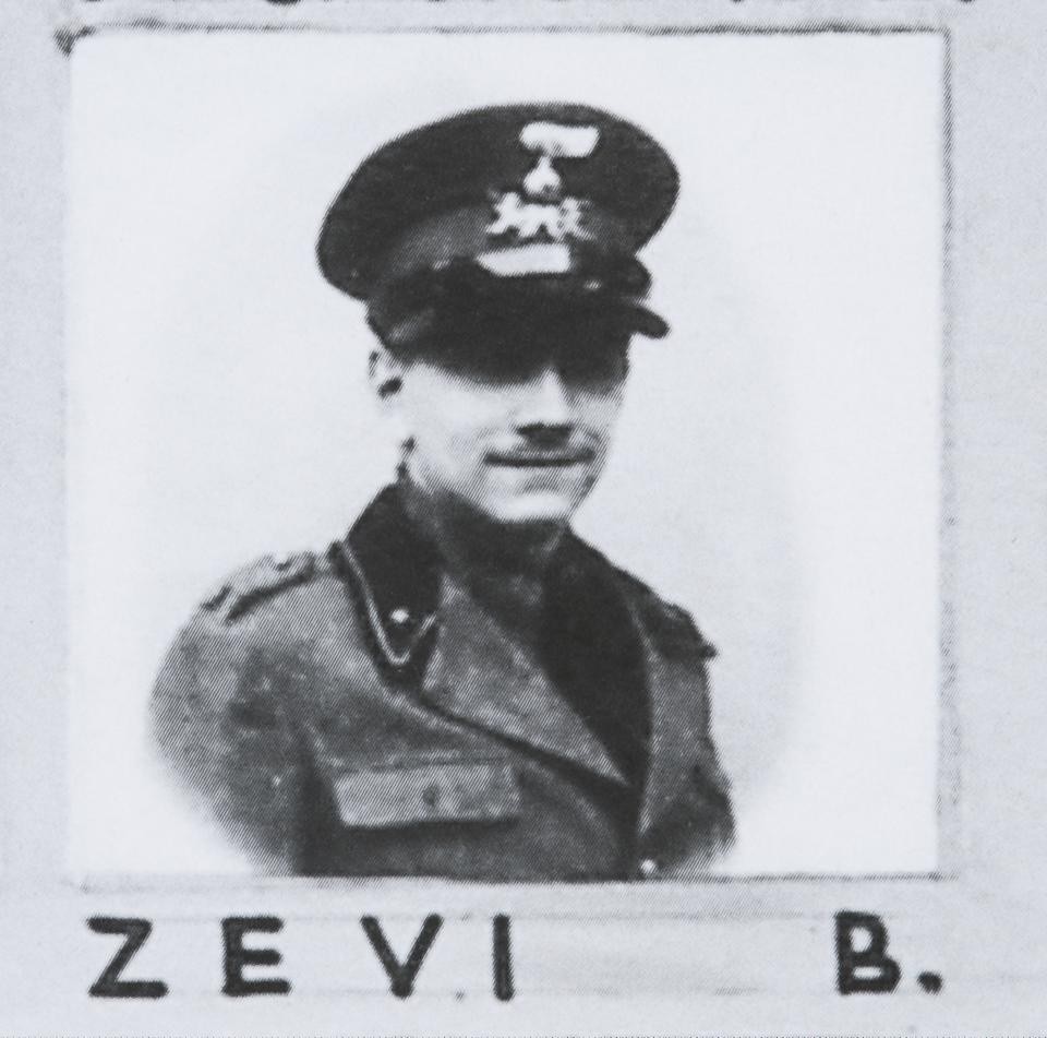 Bruno Zevi con l'uniforme dell'esercito britannico, 1944. CCA Collection.