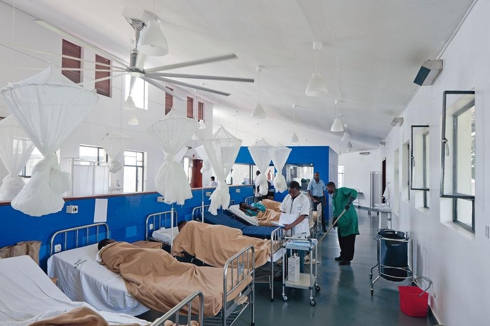 Per ridurre il rischio infettivo e i costi energetici, MASS ha deciso di omettere, quasi ovunque, l'aria condizionata.