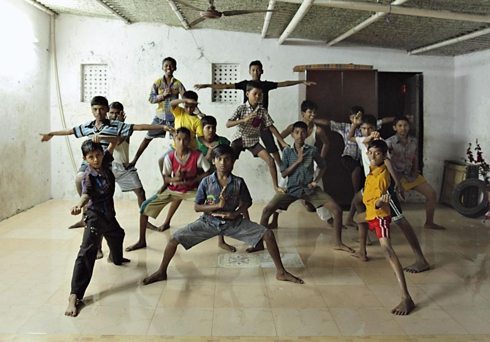 La classe di Shaolin Kung di Deepak Kunchikor allo Shelter, un’iniziativa comunitaria di Dharavi, sostenuta da URBZ
