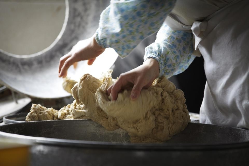 Dagashi (Miyagi), preparazione dei cibi rituali per attirarsi la buona fortuna