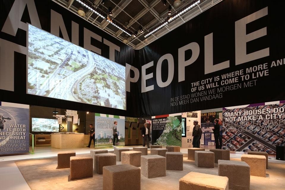 Immagine della mostra principale della quinta IABR, <em>Making City</em>,  of the main exhibition of the 5th IABR, Making City, Netherlands Architecture Institute (NAI). Foto di Ossip van Duivenbode