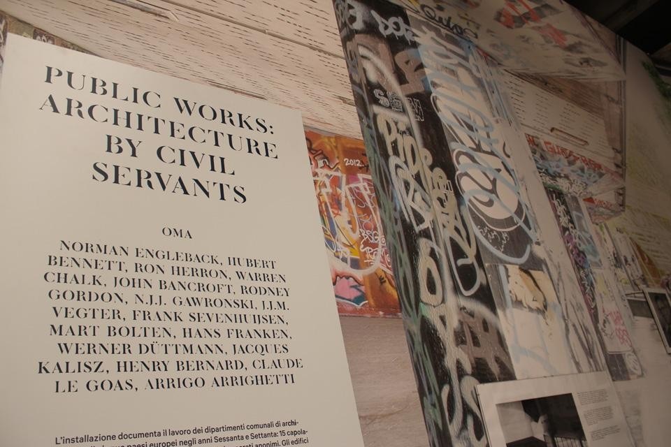 <i>Public Works: Architecture by Civil Servants</i>, l'installazione di OMA nel padiglione centrale dei Giardini. <i>Public Works: Architecture by Civil Servants</i>, l'installazione di OMA nel padiglione centrale dei Giardini.
