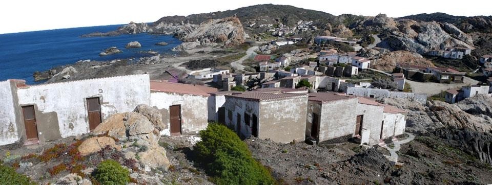 Marti Franch (EMF), con Ton Ardèvol, riabilitazione ambientale dell'area Tudela Culip (Cleb Med) nell'area del Parco Naturale di Cap de Creus, nei pressi di Girona. Prima dell'intervento