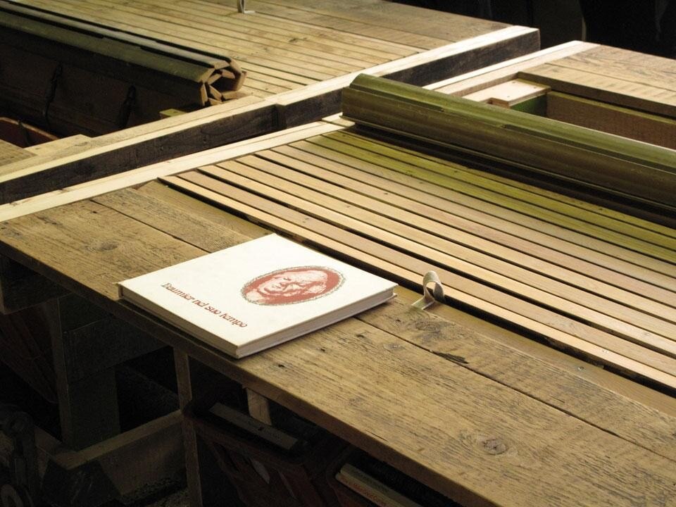 "Costruiamo insieme il caffé letterario", nuovo workshop di MACAO ed EXYZT organizzato nell'ex borsa dei macelli milanesi, ottobre 2012