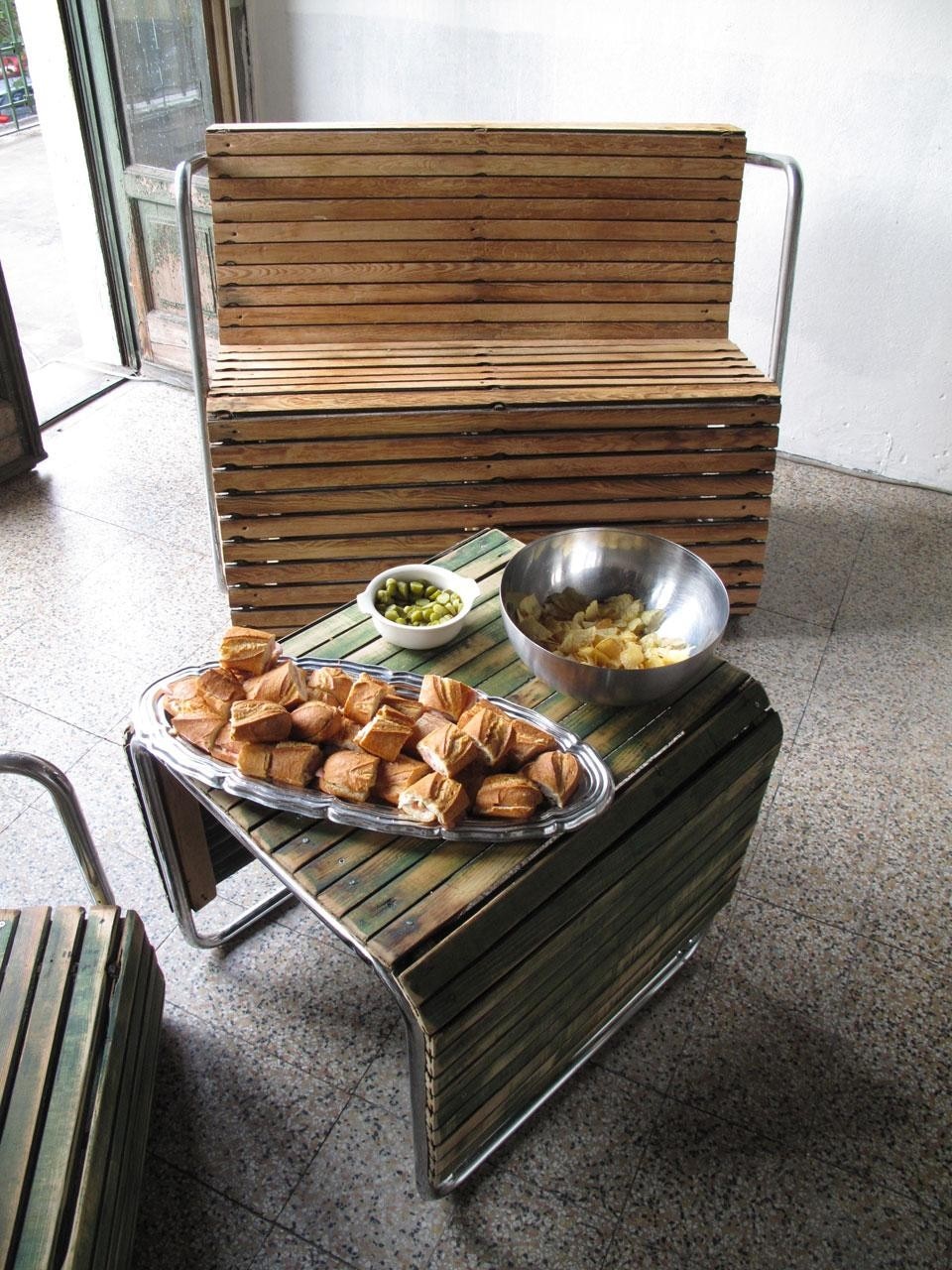 "Costruiamo insieme il caffé letterario", nuovo workshop di MACAO ed EXYZT organizzato nell'ex borsa dei macelli milanesi, ottobre 2012