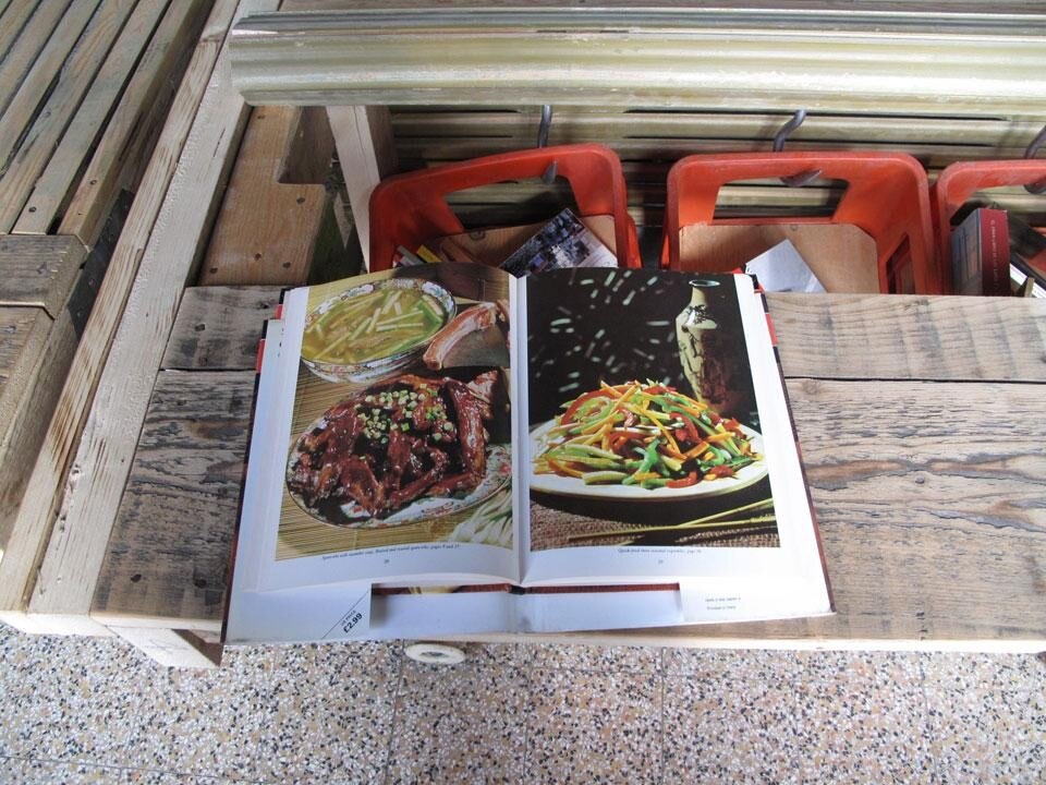 "Costruiamo insieme il caffé letterario", nuovo workshop di MACAO ed EXYZT organizzato nell'ex borsa dei macelli milanesi, ottobre 2012