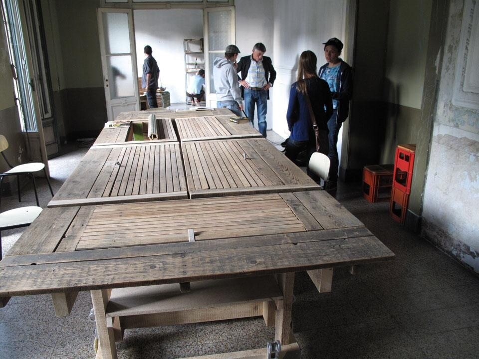 "Costruiamo insieme il caffé letterario", nuovo workshop di MACAO ed EXYZT organizzato nell'ex borsa dei macelli milanesi, ottobre 2012