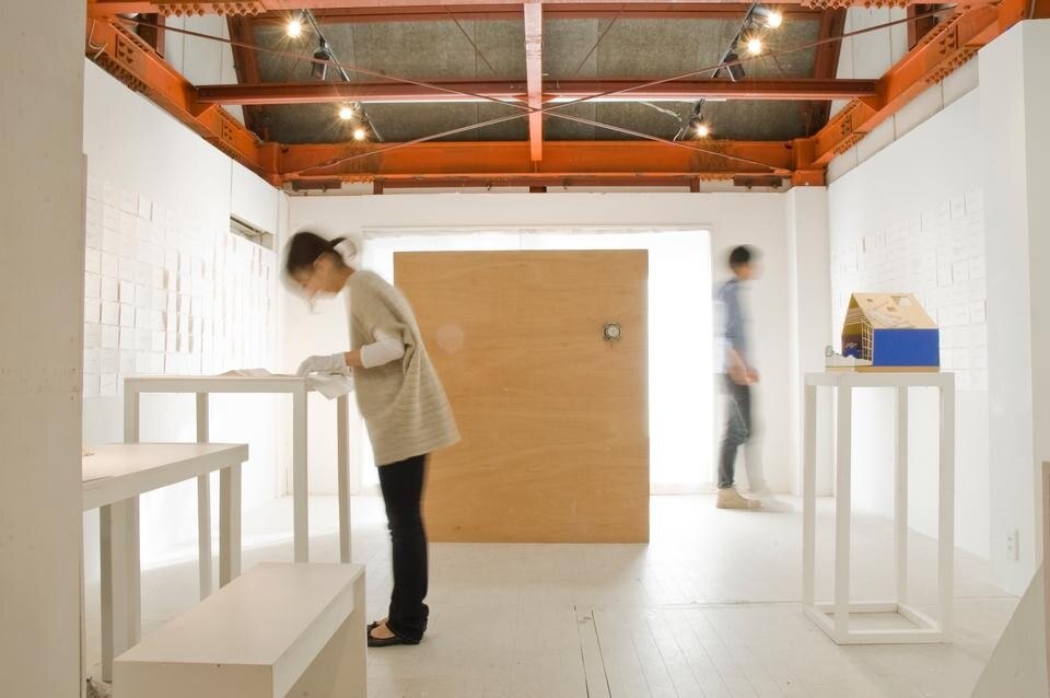 In apertura: HAPS Workshop, Building Traceability Project. Photo © RAD. Qui sopra: allestimento della mostra "Rep - Radlab. Exhibition Project"