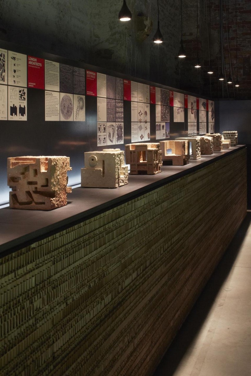 Veduta della mostra nel padiglione del Perù.  