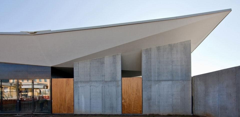 GSMM architetti, edificio polifunzionale, Dueville (Vicenza), Italia. Particolare del prospetto nord