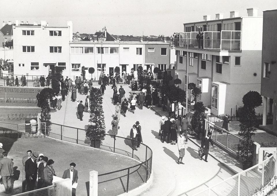 Inaugurazione del Werkbundsiedlung il 4 giugno 1932. Photo Albert Hilscher. © Austrian National Library, Image archive and graphics collection