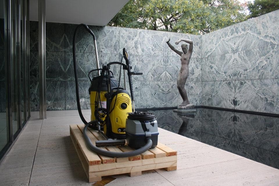 Andrés Jaque, <i>Phantom. Mies as Rendered Society</i>, Padiglione Mies van der Rohe, Barcellona