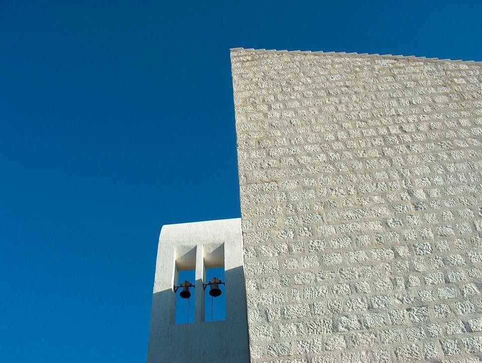 Nikola Bašic: Cappella della Madonna del Carmelo sulla collina di Okit, a Vodice, 1993-1998