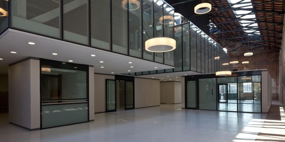 Andres Holguín Torres, David Morales Hernandez, Alvaro Solis Sanchez, trasformazione del nuovo ingresso nord dell'Arsenale di Venezia della Tesa 105