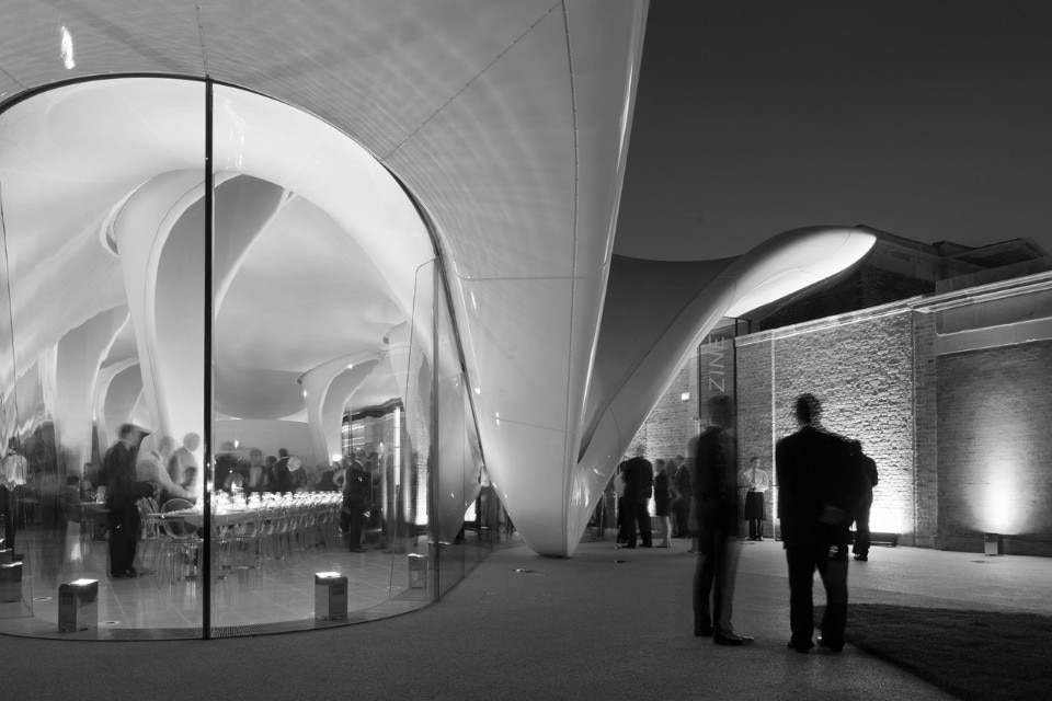 Zaha Hadid Architects, Serpentine Sackler Gallery. Photo © 2013 Luke Hayes