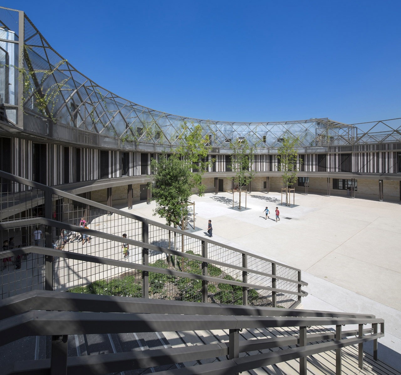 Joly&Loiret-LesTroisMondes