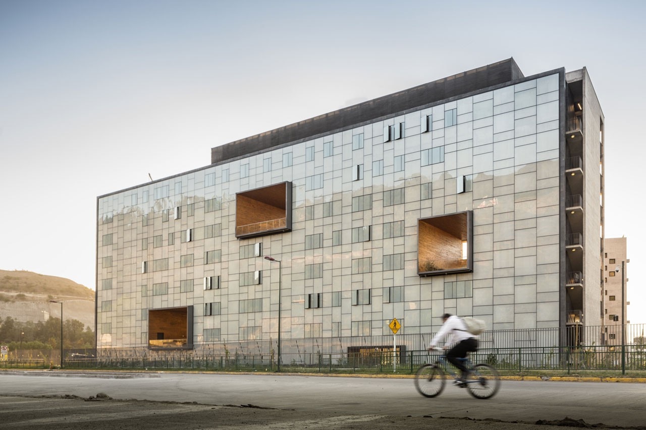 Rafael Hevia, Rodrigo Duque Motta, Gabriela Manzi, Economics and Business Faculty, Diego Portales University, Santa Clara, Huechuraba, Santiago Metropolitan Region, Chile