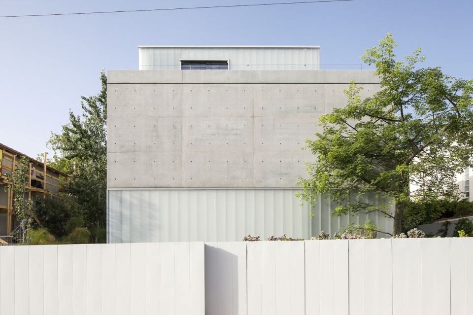 Pitsou Kedem Architects, A concrete cut, Ramat Gan, Israel