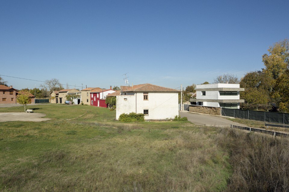 Moisés Puente, Javier Ramos Morán, House in an Orchard, Villarroañe (León), Spain