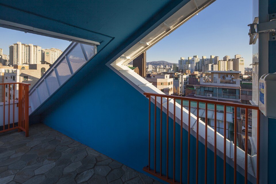 YOAP, White Edge on Brick, Seoul, 2016