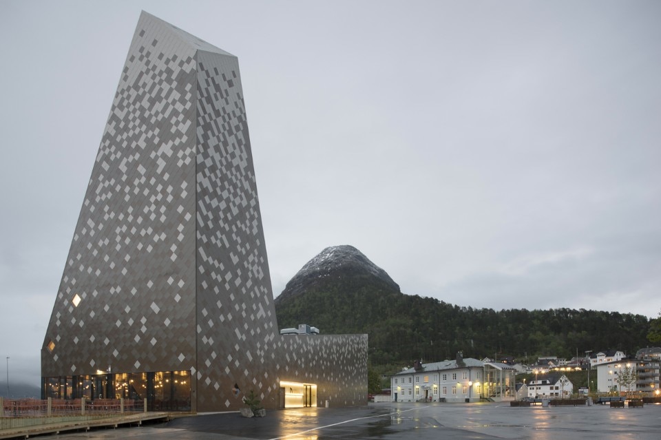 Reiulf Ramstad Arkitekter, Norwegian Mountaineering Center, Åndalsnes, Norvegia, 2016