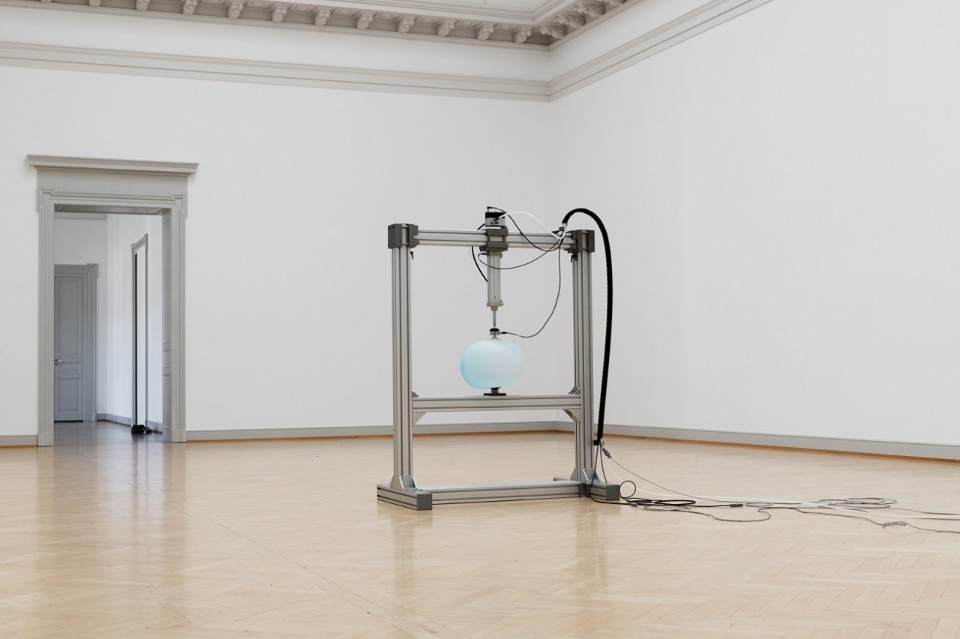 Nina Canell , Robin Watkins, Reflexologies, dimensioni variabili, courtesy Galerie Barbara Wien, Daniel Marzona e Mendes Wood