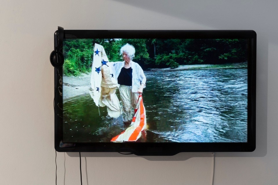 Simone Forti Flag in the Water, 2014 Video durata: 19' 46"