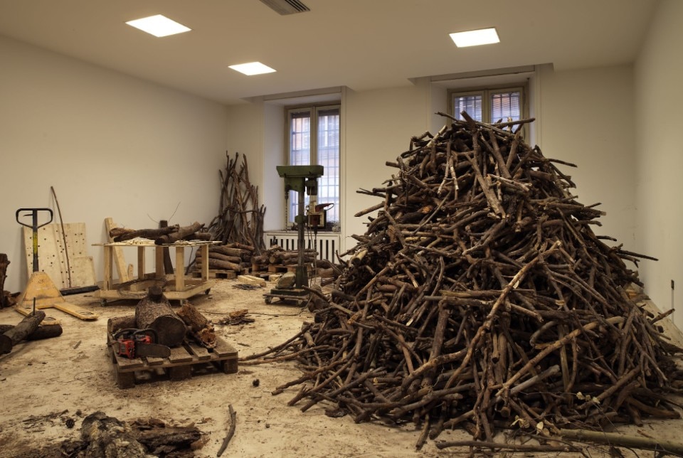 “The House of the Farmer” Mike Nelson al Palazzo dell’Agricoltore di Parma