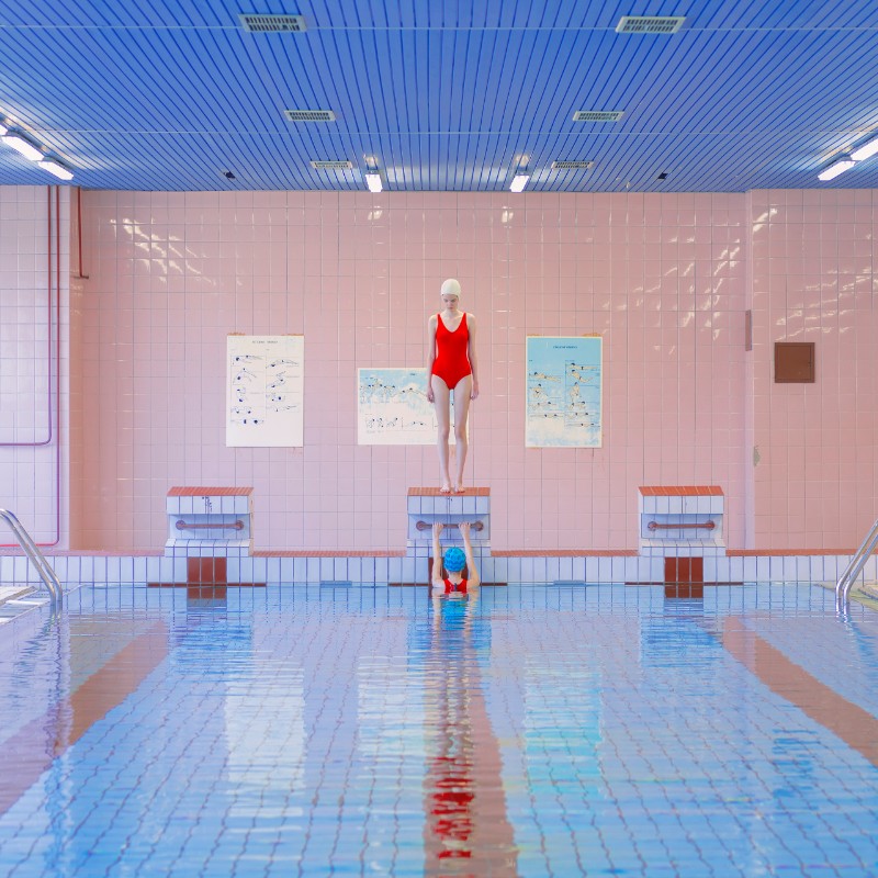 Swimming pools as utopia: the photos of Maria Svarbova - Domus