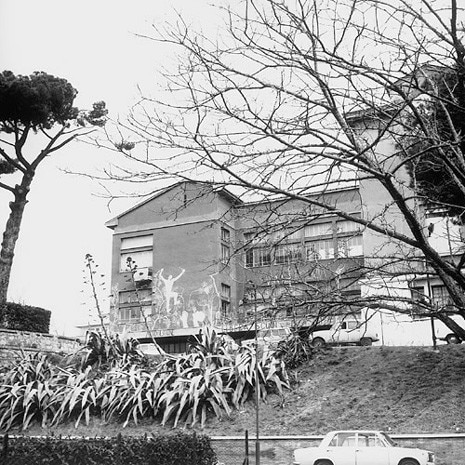 La facciata in una fotografia d'epoca, nel 1968
