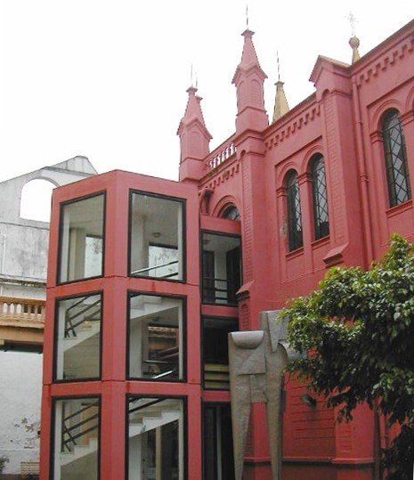 Dettaglio della cappella del Centro Cultural Recoleta de la Ciudad de Buenos Aires ( con Jacques Bedel e Luis Benedit), trasformata in auditorium