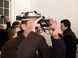 Umkehrbrille/Upside Down Glasses
2001
Courtesy Schipper & Krome, Berlin
