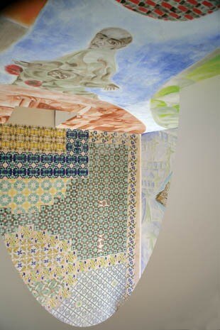 Affresco e pavimento in ceramica di Francesco Clemente