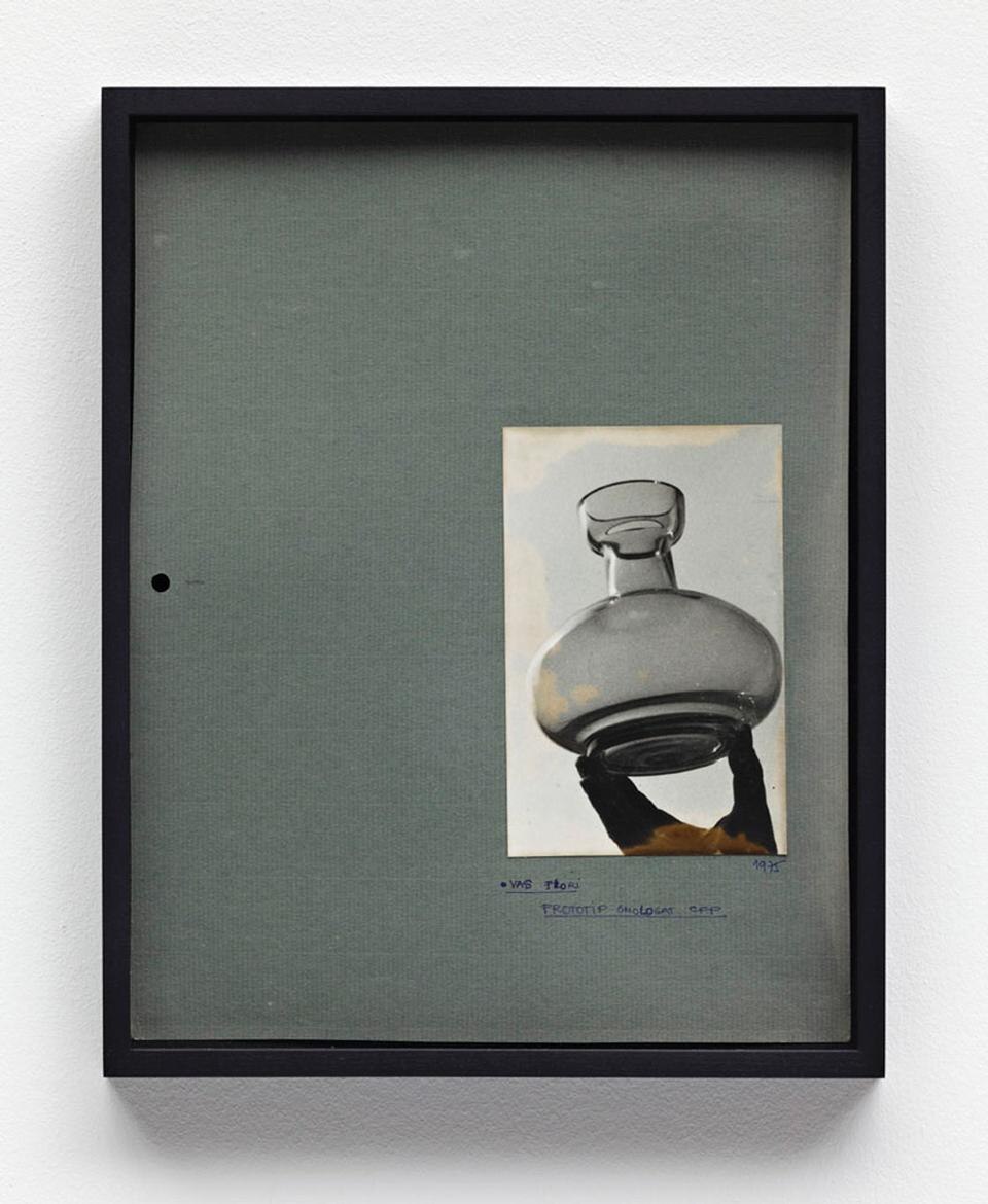 Anca Munteanu Rimnic, <i>
Ohne Titel</i>, 2009. 
Foto e inchiostro su carta (per gentile concessione dell'artista e di PSM, Berlino).