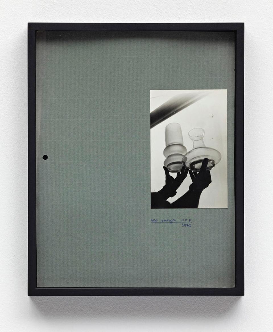 Anca Munteanu Rimnic, <i>
Ohne Titel</i>, 2009. 
Foto e inchiostro su carta (per gentile concessione dell'artista e di PSM, Berlino).
