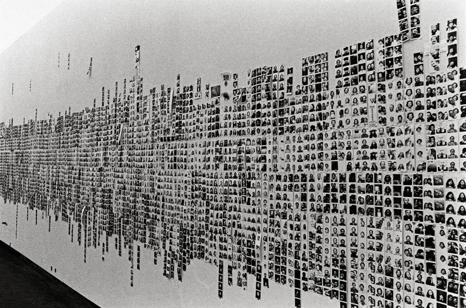 Franco Vaccari, <i>Exhibition in Real Time n.4 (Leave on the walls a photographic trace of your fleeting visit)</i>, 1972, © Franco Vaccari.