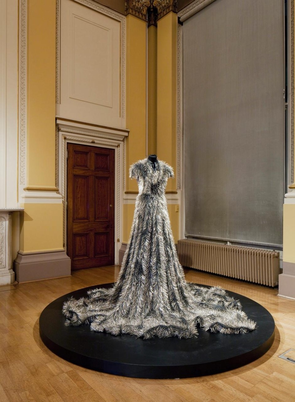 Susie MacMurray, Widow, 2009. Vista dell'installazione alla mostra GSK Contemporary Aware