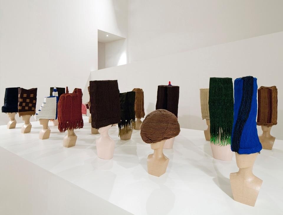 Meschac Gaba, Perruques-Architecture, 2006. Vista dell'installazione alla mostra GSK Contemporary Aware