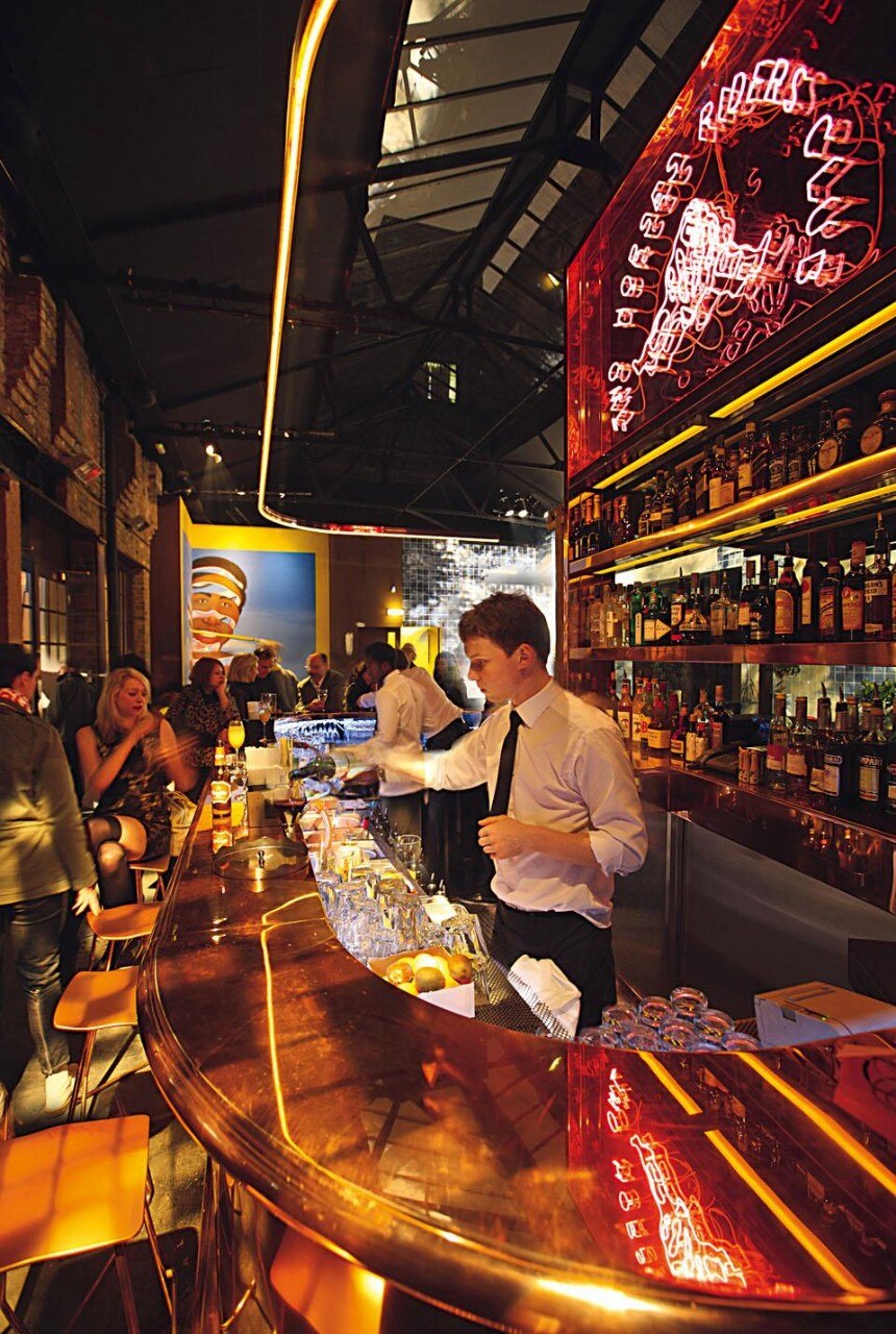 Il bar The Double Club, 2008. Per gentile concessione di Fondazione Prada, Milano.