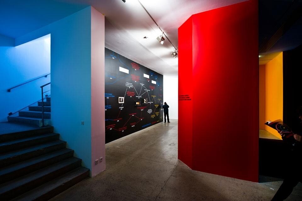 Vista della mostra <i>Mathematics: A Beautiful Elsewhere</I>, fino al 18 marzo alla Fondation Cartier pour l’art contemporain, Parigi. Photo Olivier Ouadah