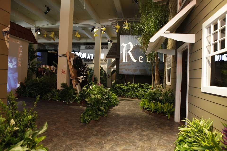 <i>Rebel</i>, mostra curata da James Franco per il MOCA nello showroom JF Chen di Los Angeles