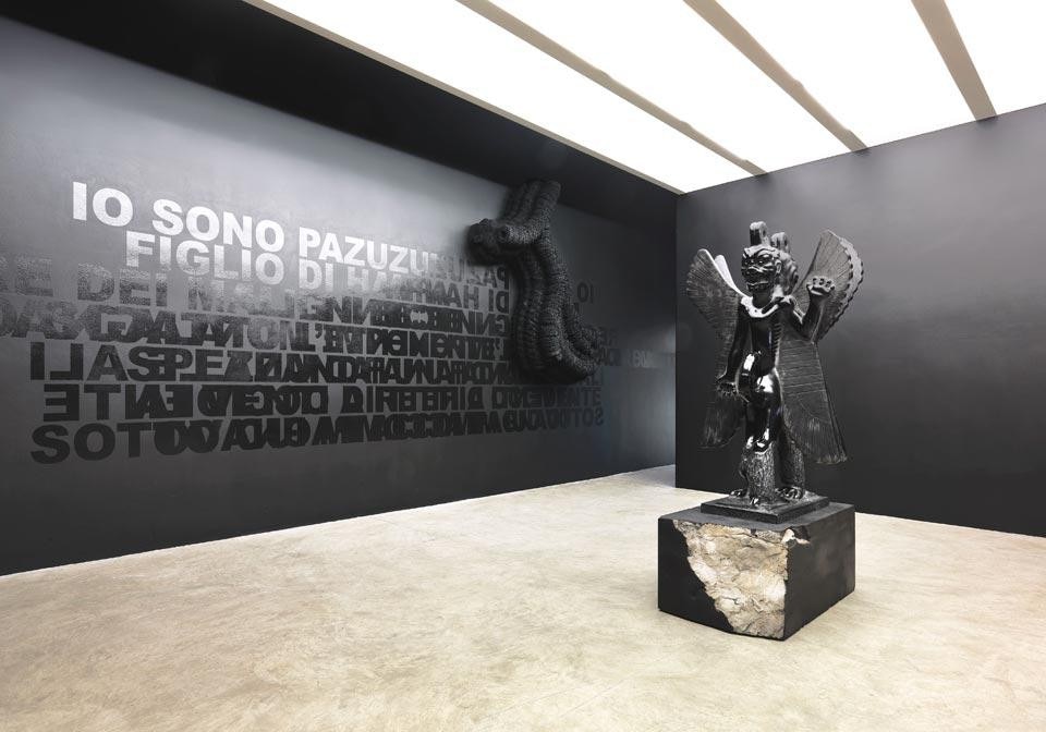 <i>Zoloto</i>,  
veduta dell'installazione, Massimo De Carlo, 2012
Fotografia: Matteo Piazza.
Courtesy l'artista e Massimo De Carlo