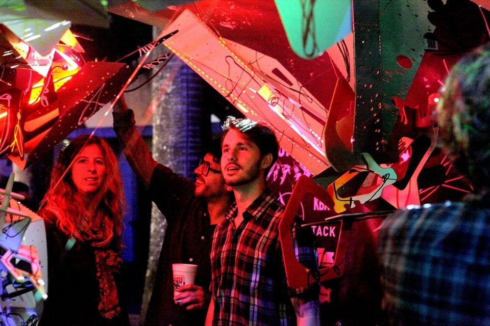 Faíscas, installazione <i>Supernova</i> al Circo Voador, Rio de Janeiro