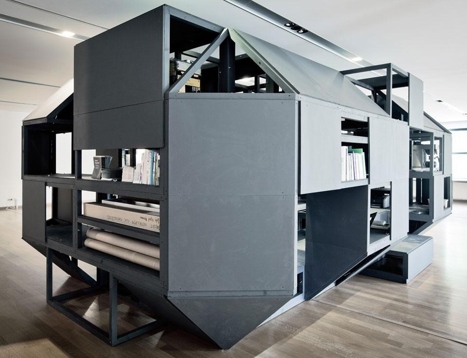 Nilsson Pflugfelder: installazione <i>Verbandkammer</i>, evento collaterale di <i>Manifesta 9</i>, al FLACC di Genk, 2012