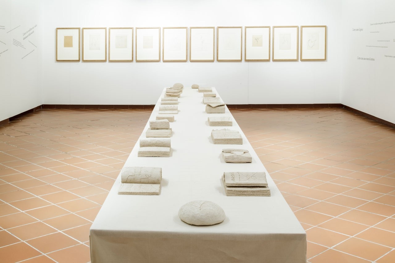 Maria Lai.
Ricucire il mondo Maria Lai.
Ricucire il mondo