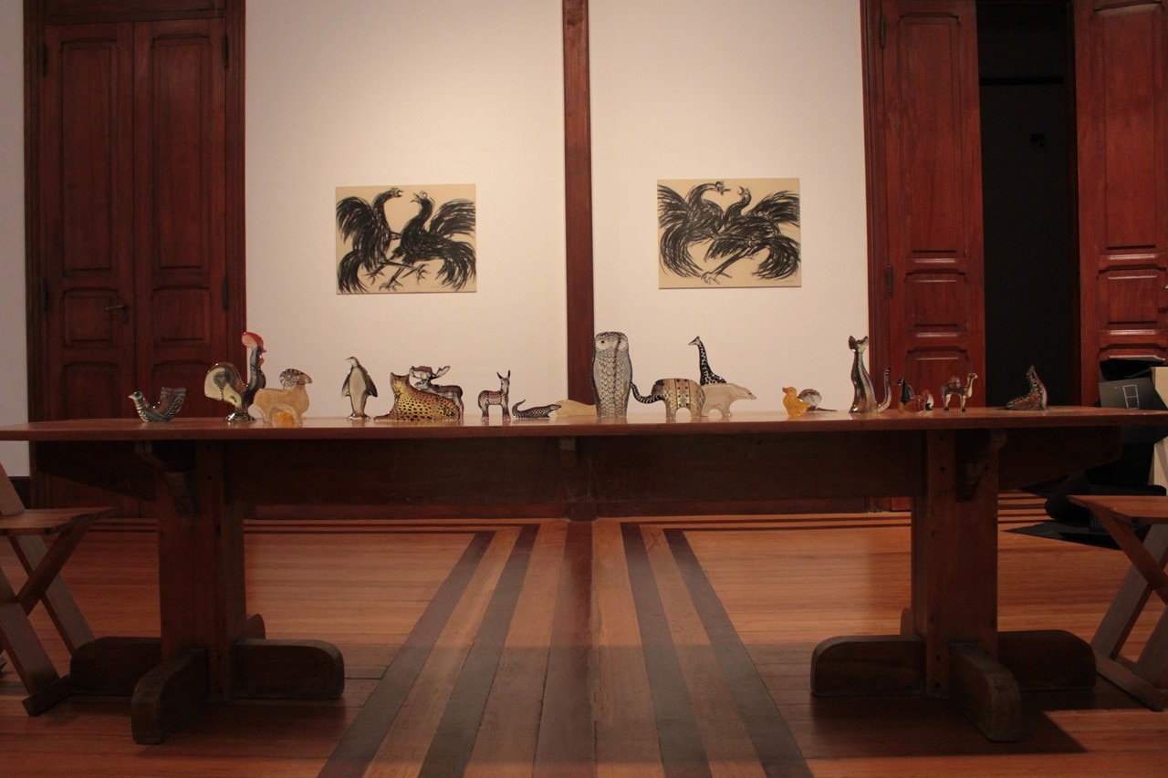 Serie di Animali di Abraham Palatnik su tavolo di Lina Bo Bardi