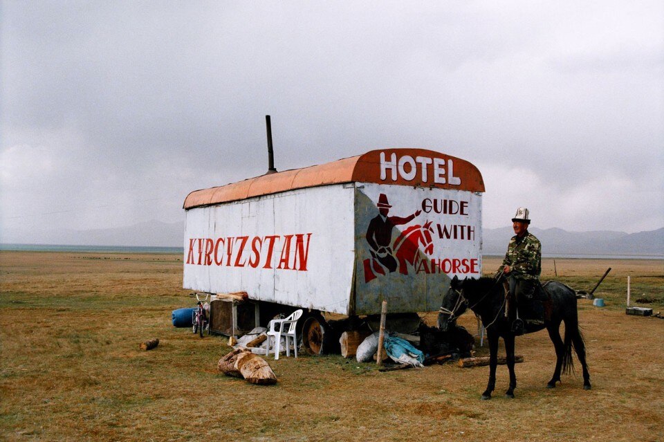 Gulnara Kasmalieva & Muratbek Djumaliev, Hotel 2006 