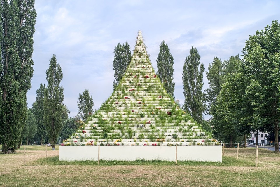 Agnes Denes, The Living Pyramid, 2015/2017, Nordstadtpark, Kassel, documenta 14. Photo Mathias Völzke