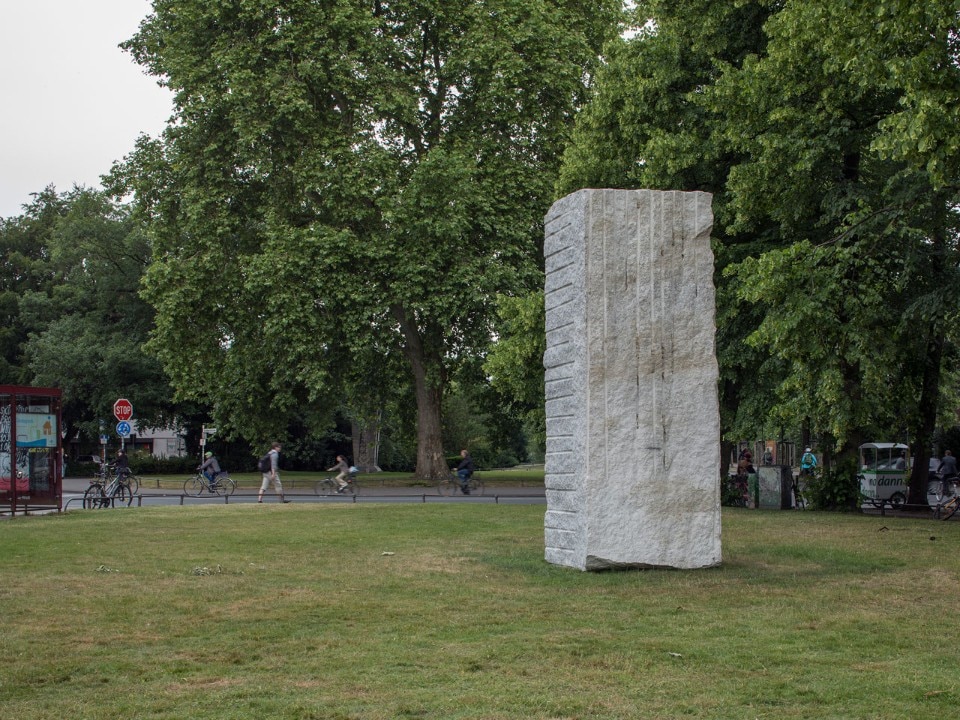 Lara Favaretto, Momentary Monument – The Stone. © Skulptur Projekte 2017 