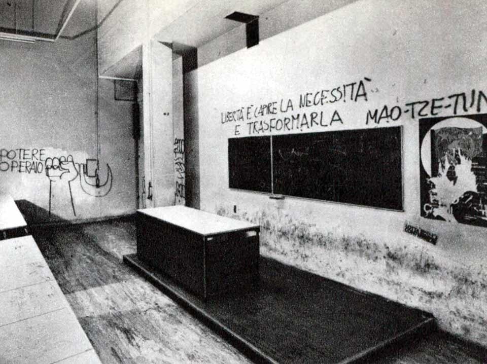 Terzo viaggio di Agnoldomenico Pica nelle facoltà di Architettura: Milano. <em>Domus</em> 565 / dicembre 1976. Vista pagine interne